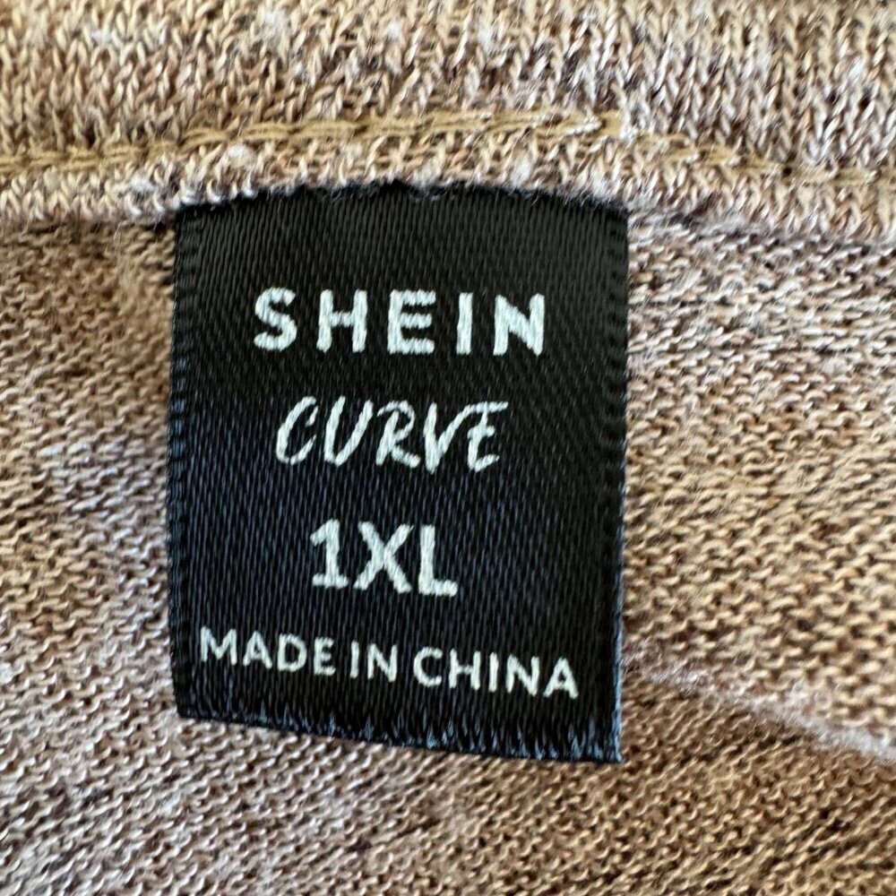 SHEIN Curve Knit Top | Button Shoulder Detail | Size 1XL - Picture 3 of 3